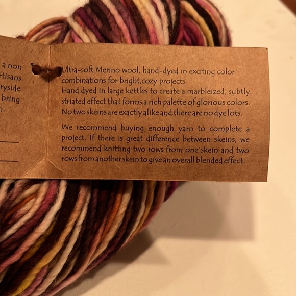 Manos Maxima, Manos del Uruguay Handspun Extra Fine Wool Kettle Dyed color M9079 - Picture 4 of 5
